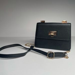 Black and Gold Crossbody Purse With Removable Strap